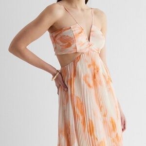 Floral V-Neck Pleated Cutout Midi Dress Small